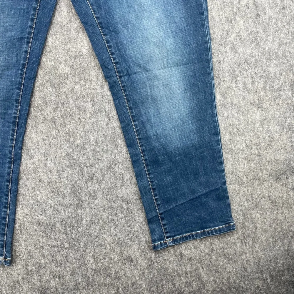IZOD Jeans Mens 40x30 Comfort Stretch Straight Fit Medium Wash Blue Denim